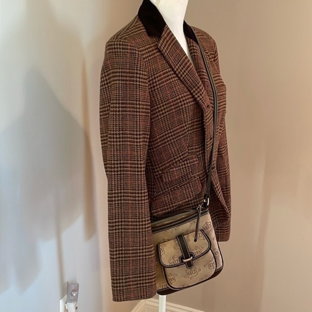 DOONEY BOURKE LETTER CARRIER CROSSBODY ABSOLUTELY NEW!!